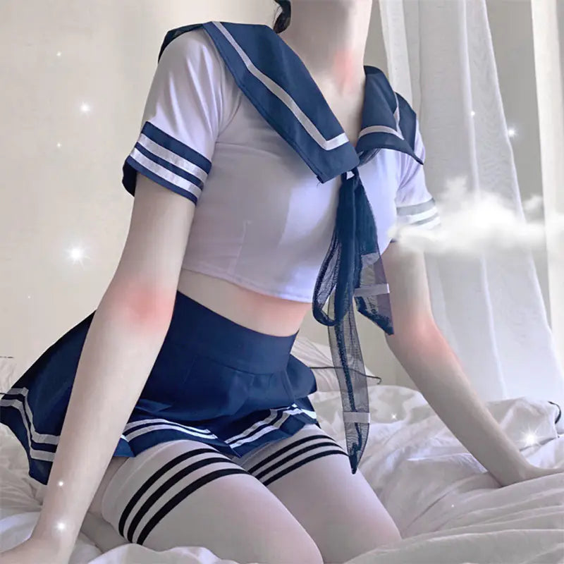 Set "Tokyo Crush" - Disfraz de Colegiala JK con Top Marinero y Minifalda