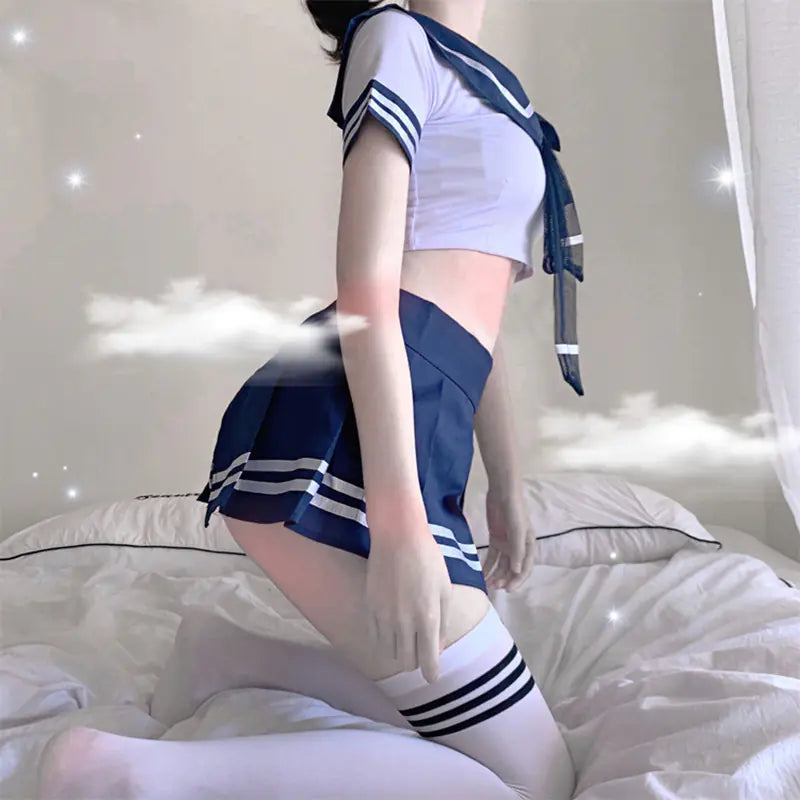 Set "Tokyo Crush" - Disfraz de Colegiala JK con Top Marinero y Minifalda