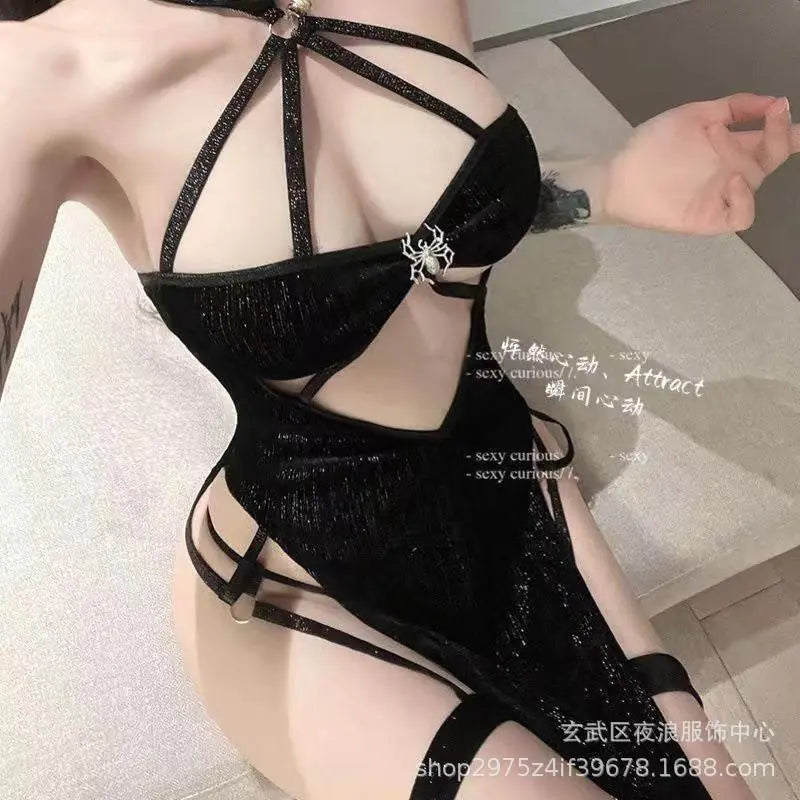 Set "Night Queen" - Vestido Cut-Out Estilo Bondage con Ligas